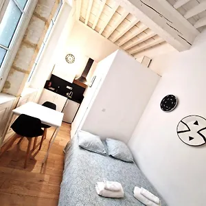 Appartement Joli à Deux Pas De La Place Du Forum, Arles